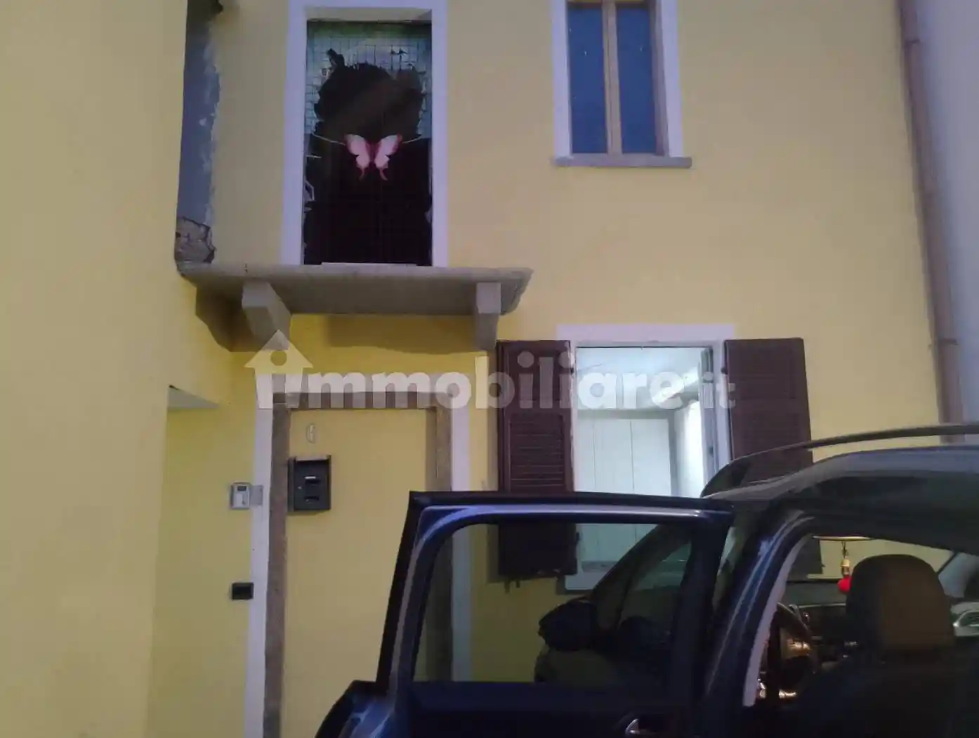 Appartamento in vendita a Cocquio-Trevisago