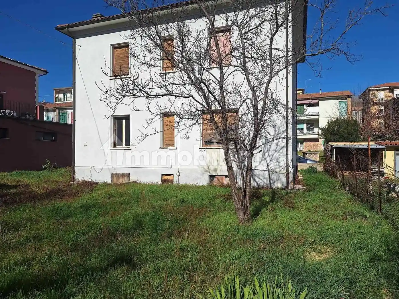 Casa indipendente in vendita a San Severino Marche