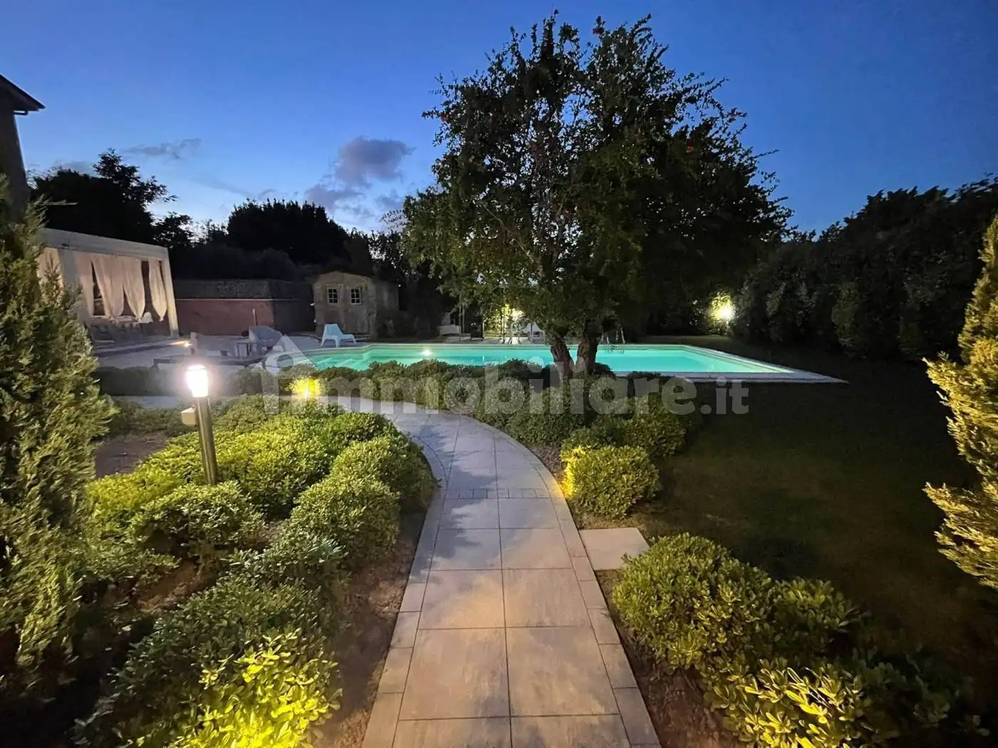 Villa in vendita a Cascina