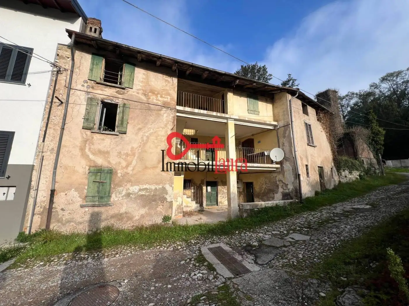 Casa indipendente in vendita a Clivio