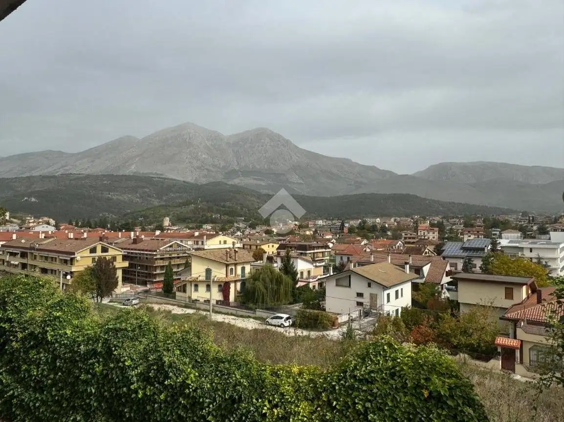 Villa in vendita a Magliano de' Marsi