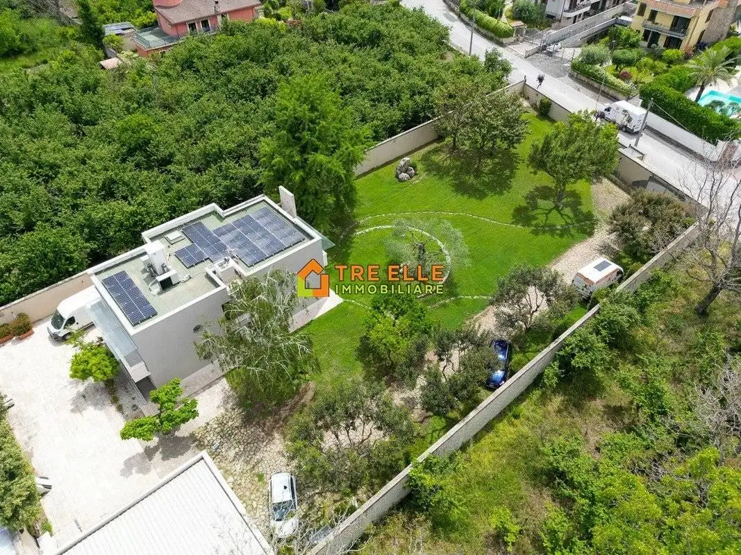 Villa in vendita a Comiziano