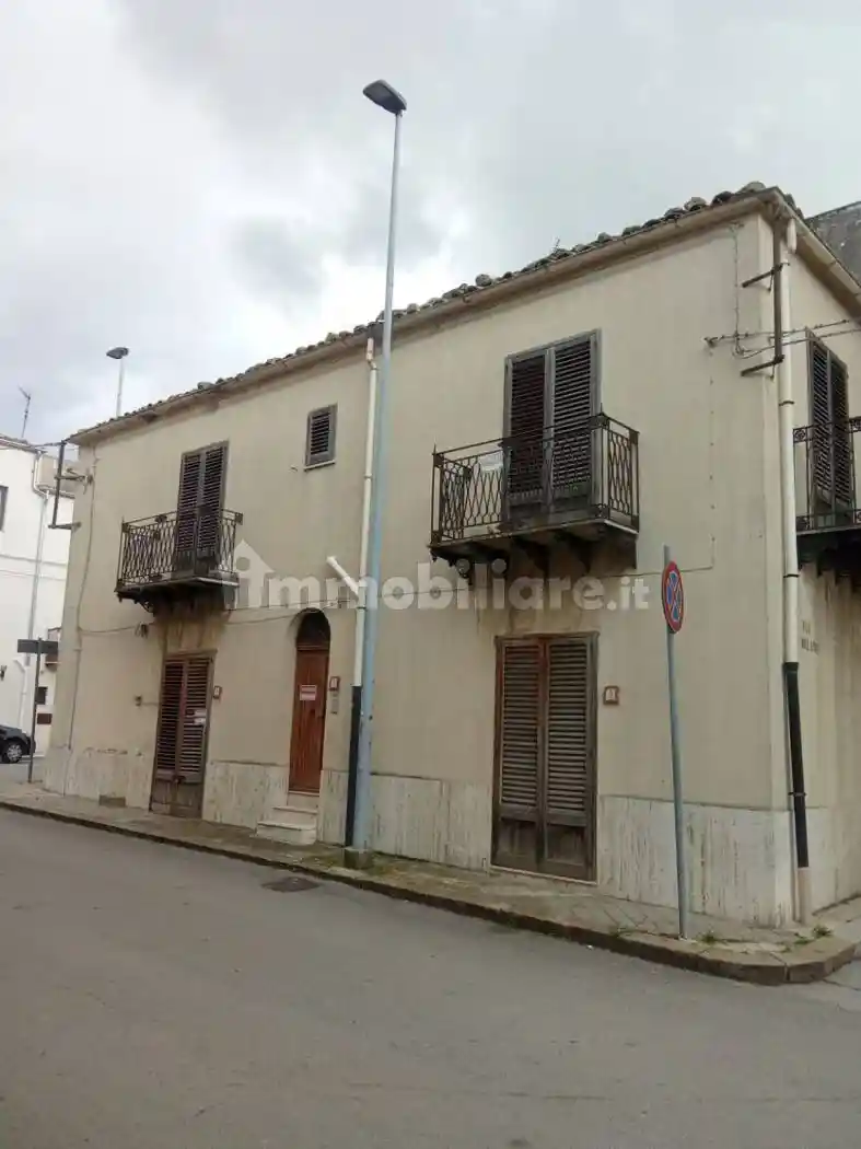 Palazzo - Edificio in vendita a Castellana Sicula