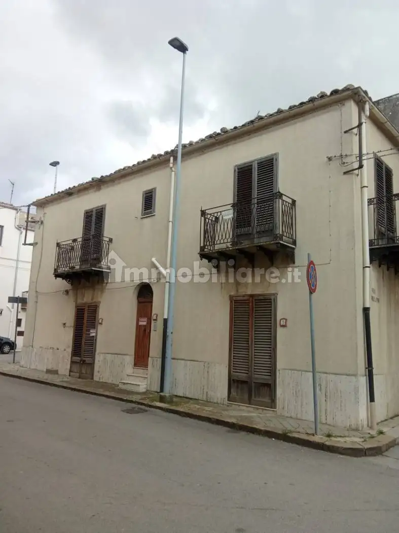 Palazzo - Edificio in vendita a Castellana Sicula