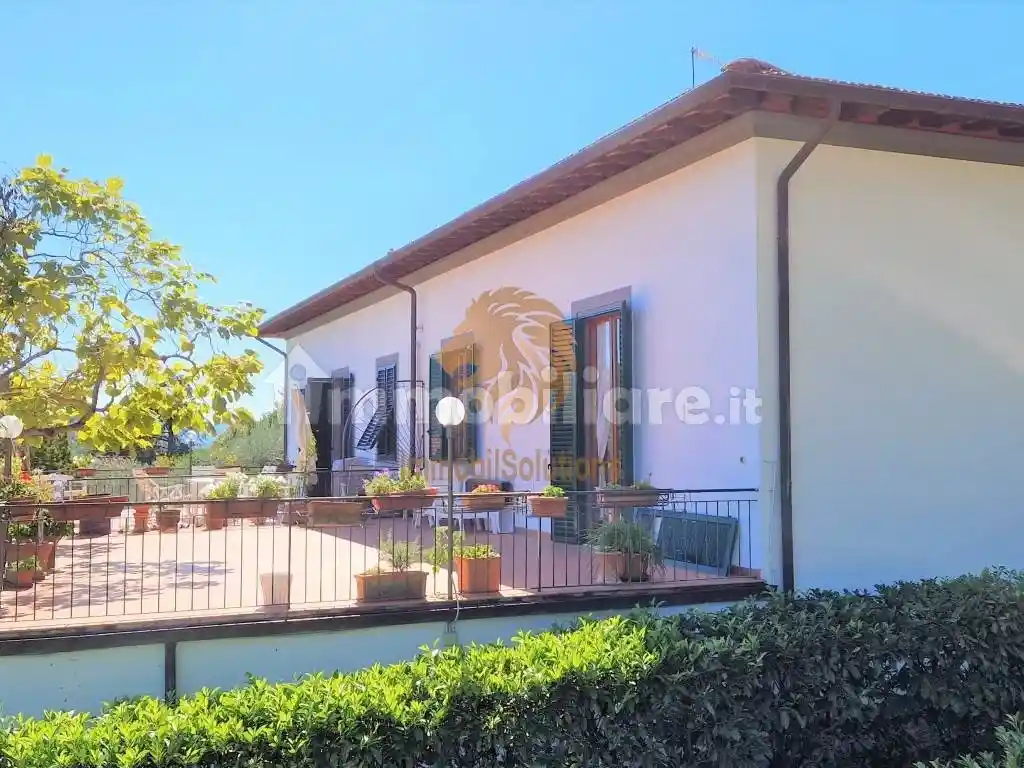 Villa in vendita a Pelago