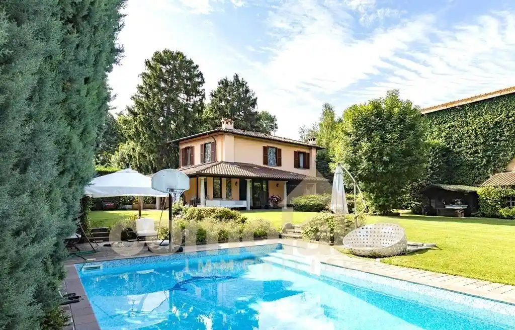 Villa in vendita a Como