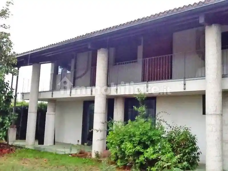 Villa in vendita a Goito