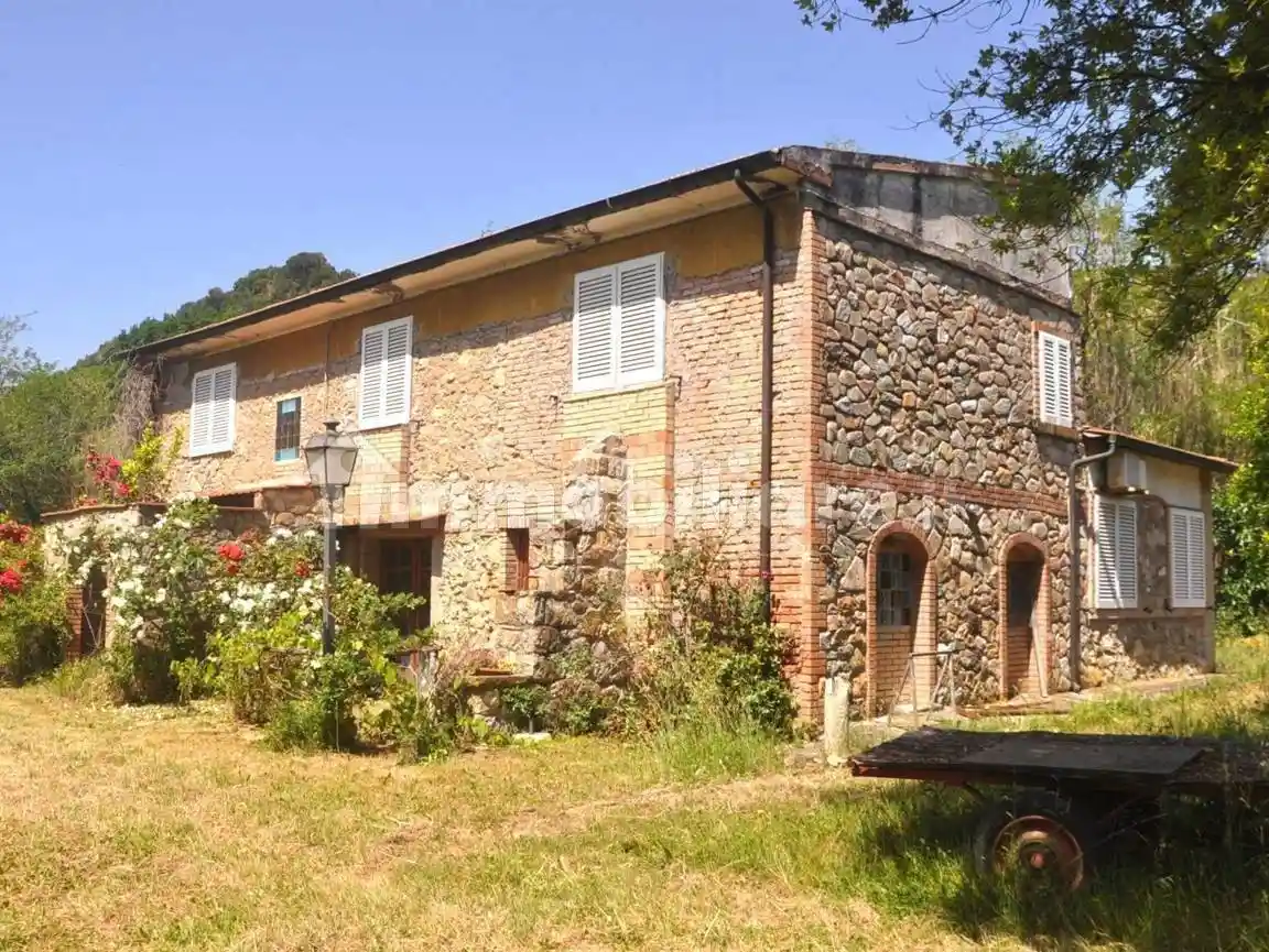 Rustico - Casale in vendita a Riparbella