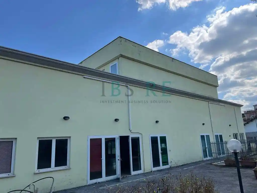 Palazzo - Edificio in vendita a Roma