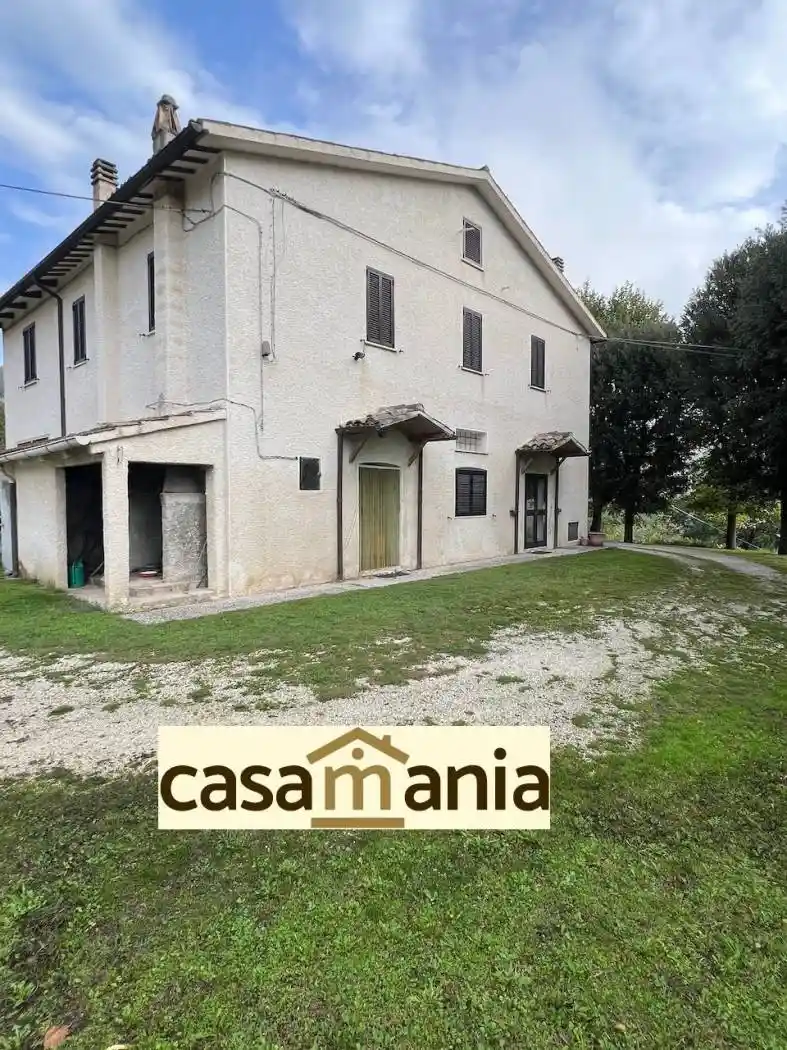 Villa in vendita a Pergola