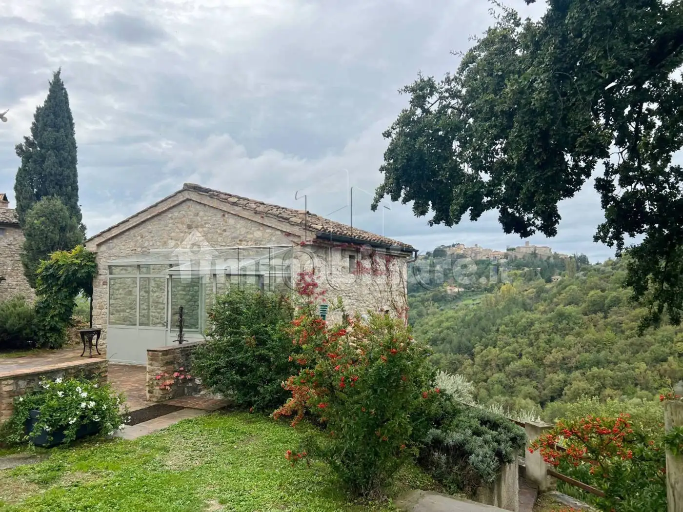 Rustico - Casale in vendita a Montone