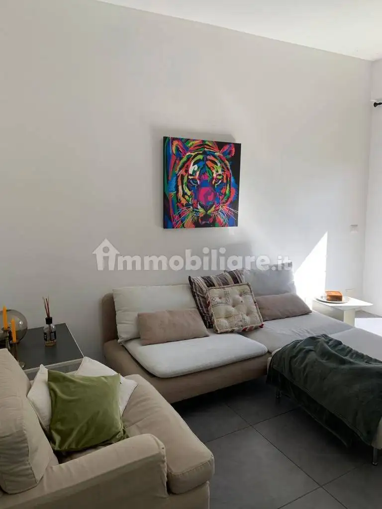 Palazzo - Edificio in affitto a Monza