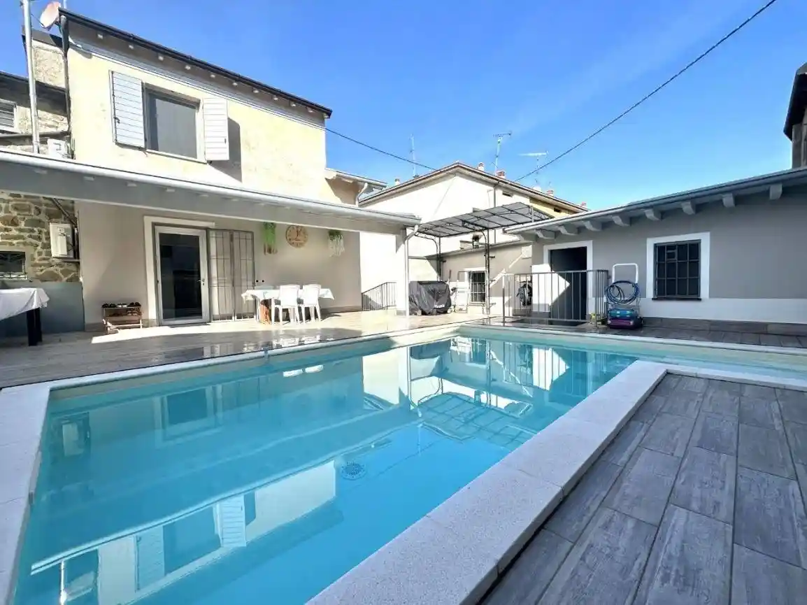 Villa in vendita a Adro