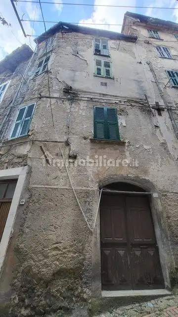 Casa indipendente in vendita a Castel Vittorio
