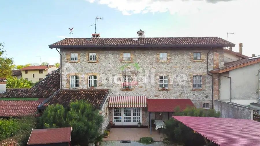 Villa in affitto a Arba