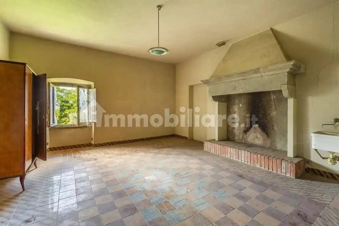 Villa unifamiliare, da ristrutturare, 600 m², Agazzi, Arezzo - foto 2