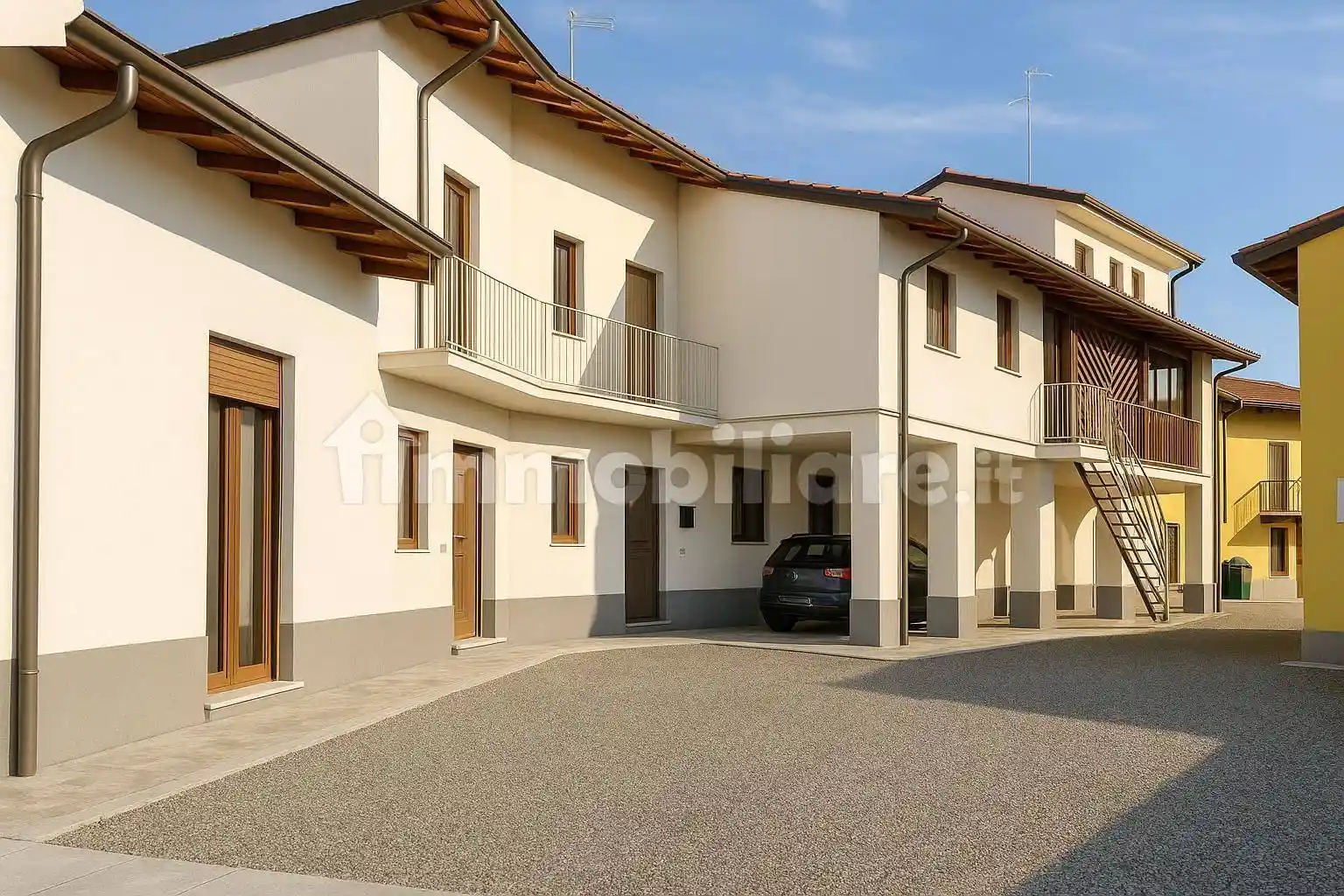 Palazzo - Edificio in vendita a Carnago