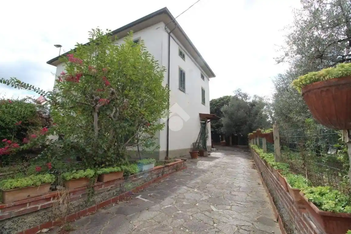 Casa indipendente in vendita a Lamporecchio