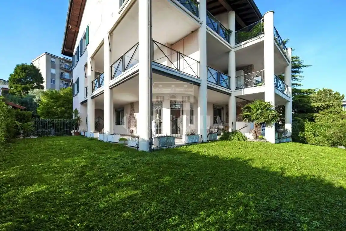 Appartamento in vendita a Desenzano del Garda