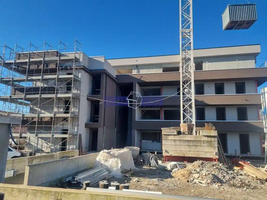 Appartamento in vendita a Lomagna