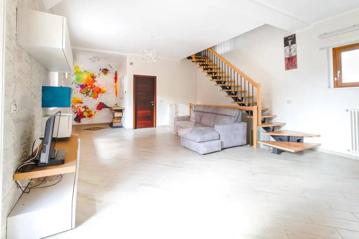 Casa indipendente in vendita a L'Aquila