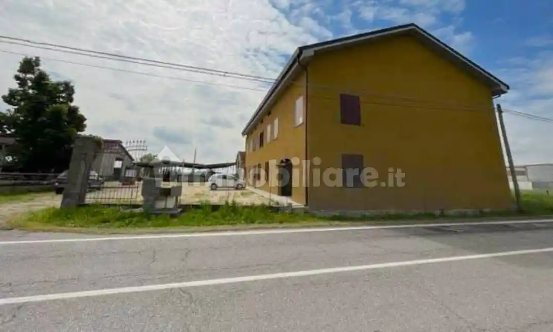 Villa in vendita a Quistello