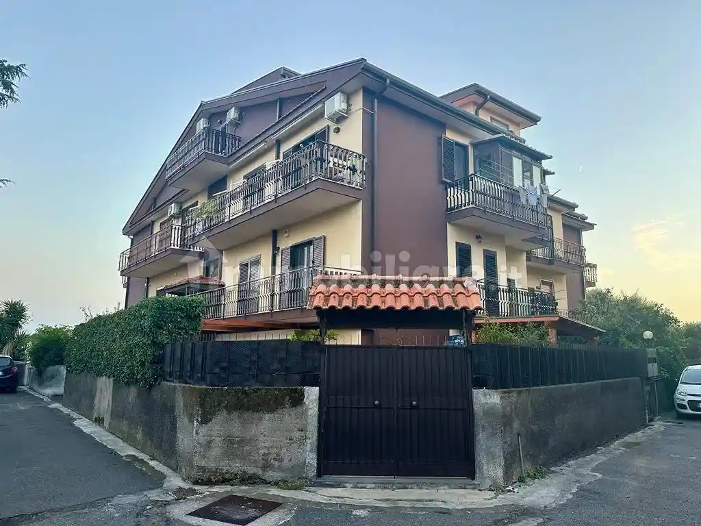 Appartamento in vendita a Sant'Agata li Battiati