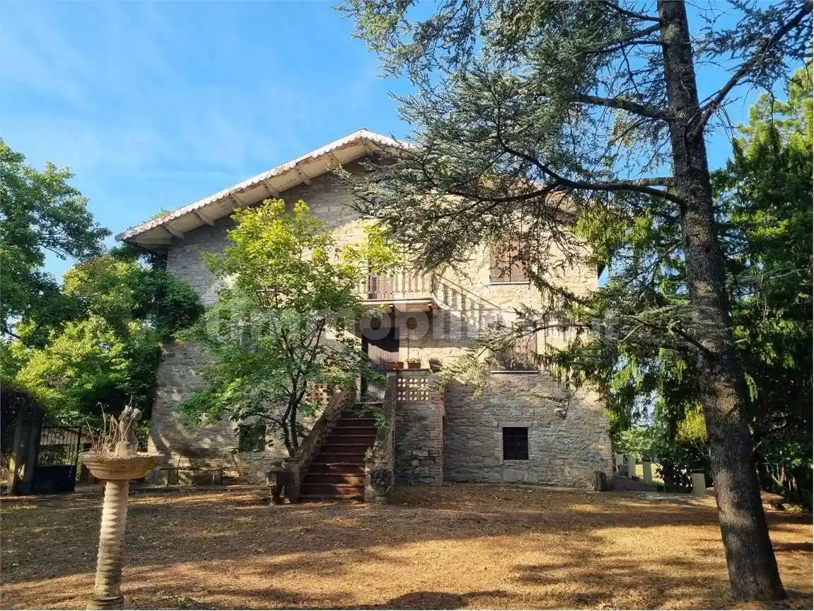 Rustico - Casale in vendita a Valfabbrica