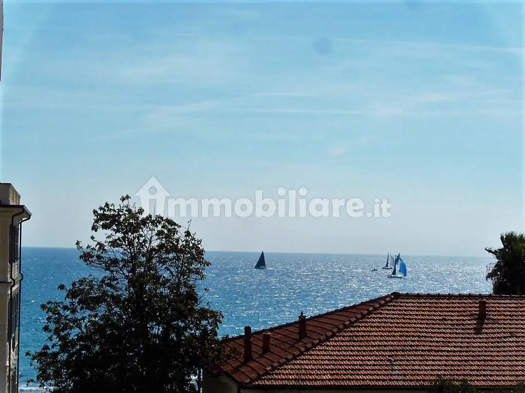 Appartamento in affitto a Alassio