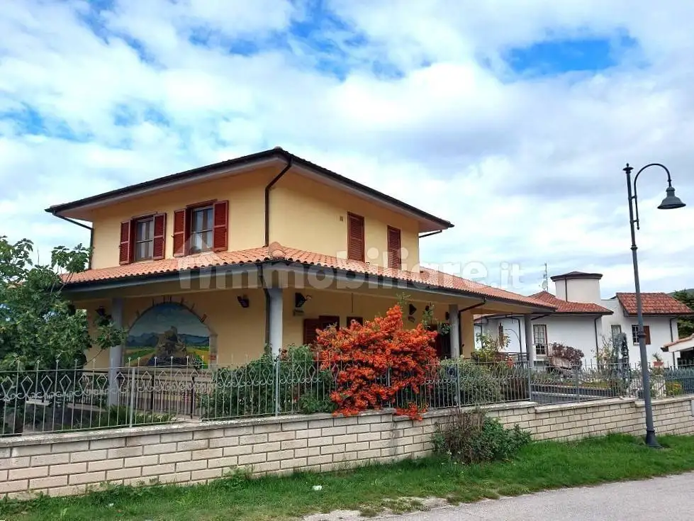 Villa in vendita a Poggio Picenze