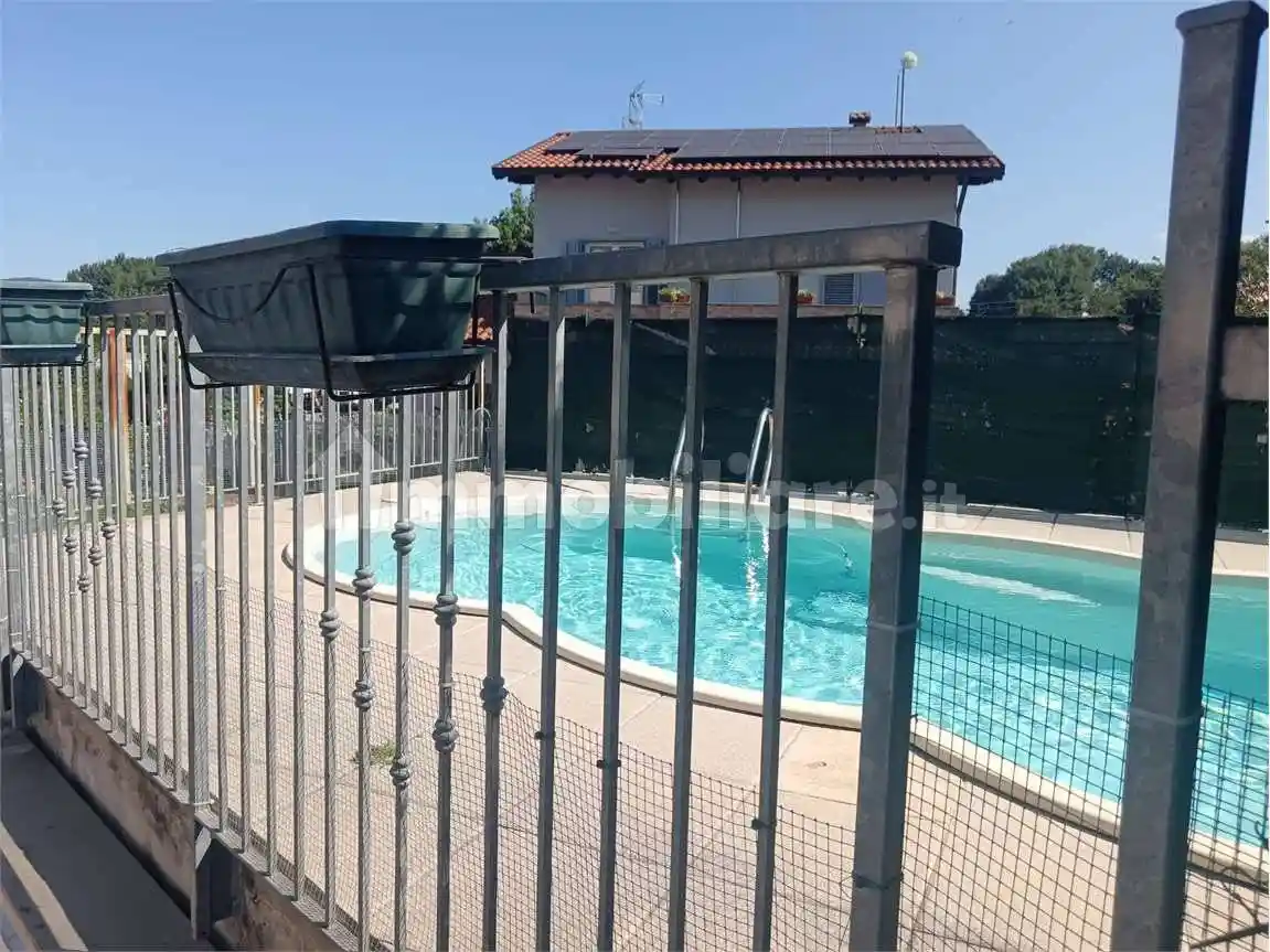 Villa unifamiliare via Giuseppe Verdi , 3, Cazzago Brabbia - foto 2