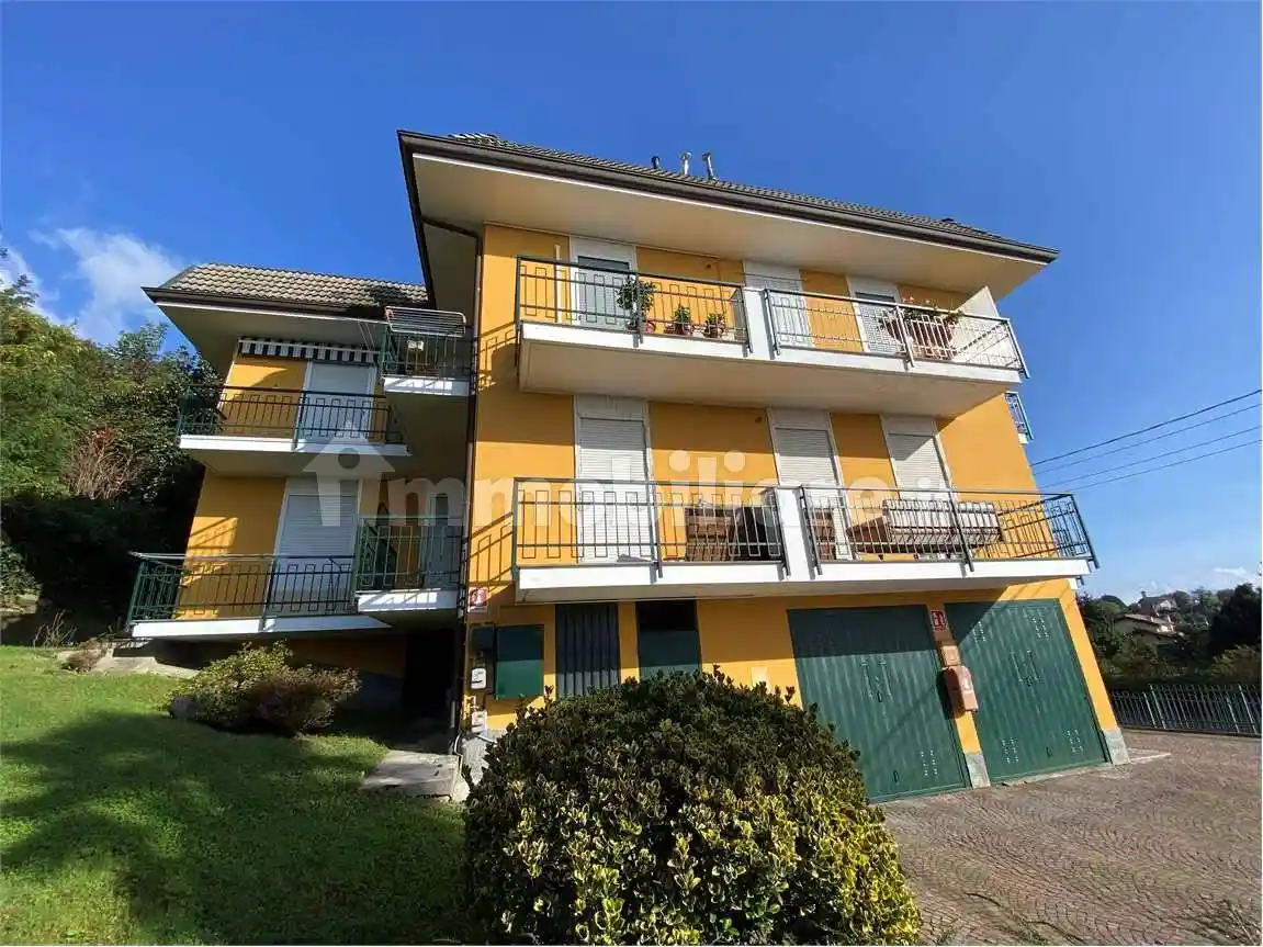 Appartamento in vendita a Nebbiuno