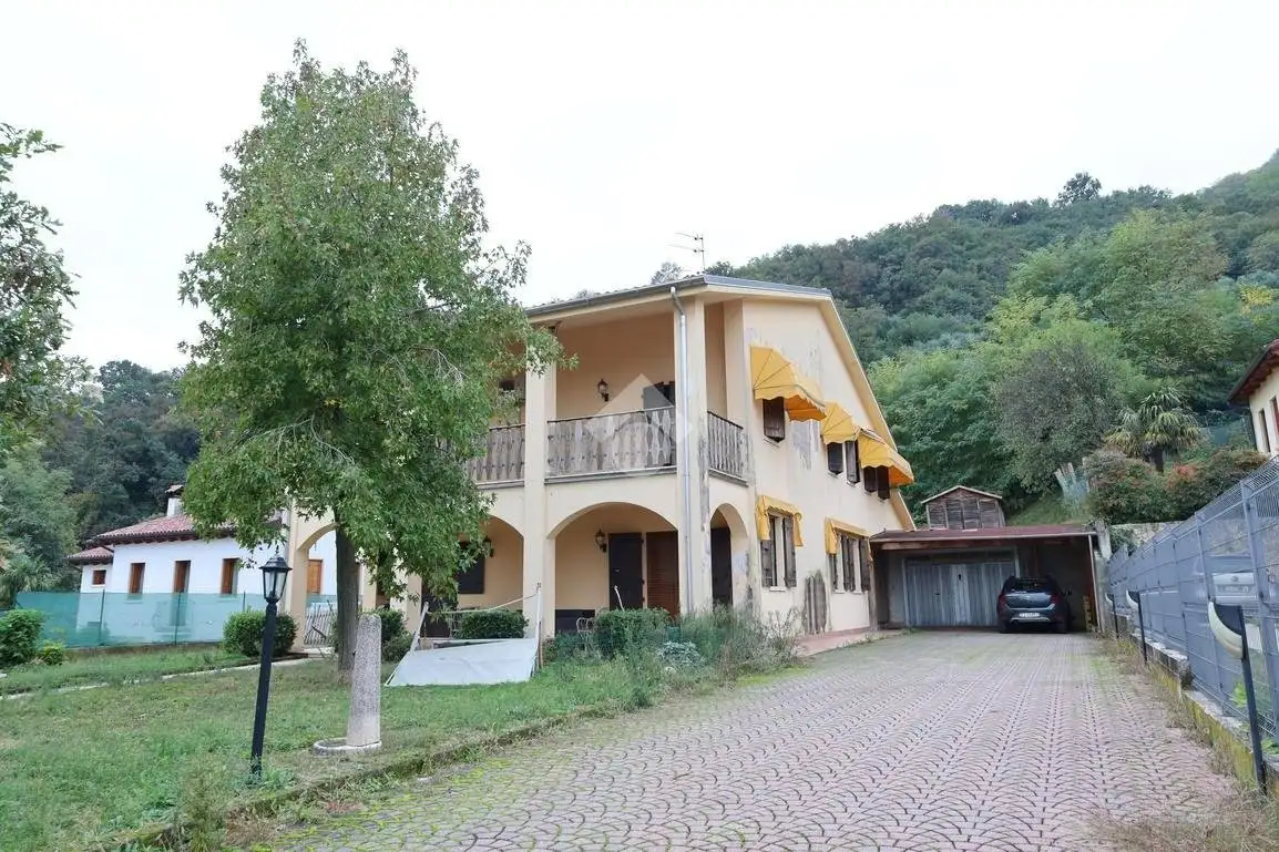 Villa in vendita a Barbarano Mossano