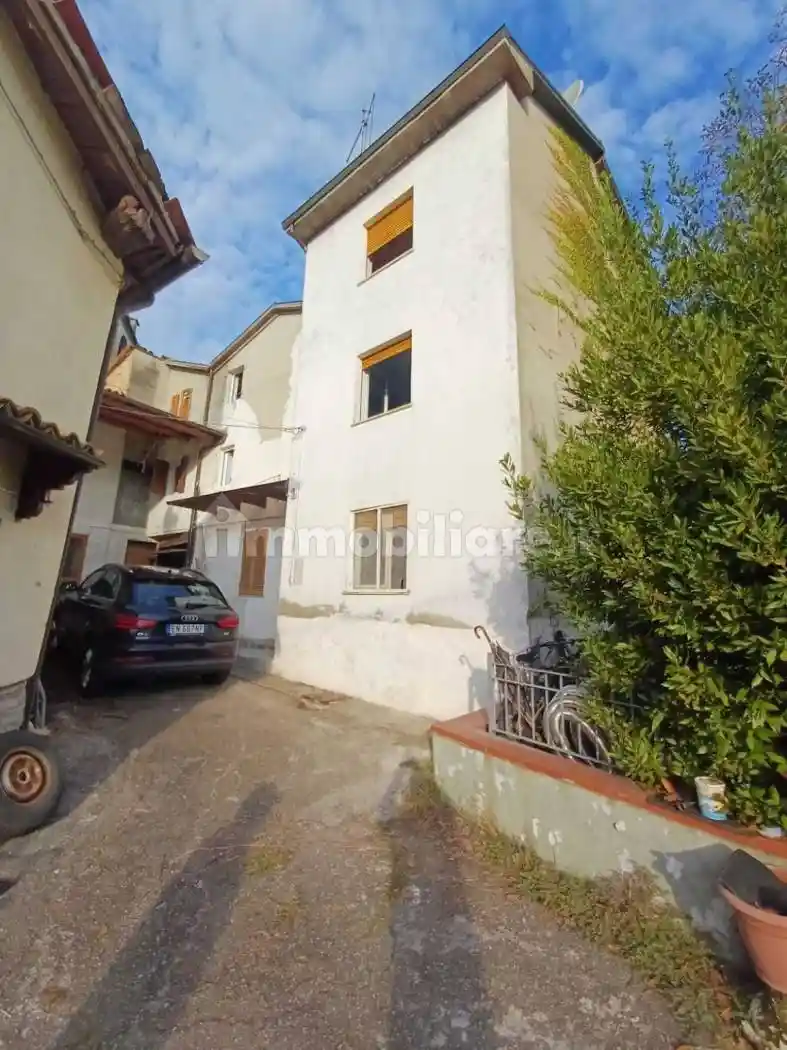 Casa indipendente in vendita a Fornovo di Taro