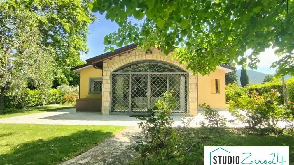 Villa in vendita a Montecchio