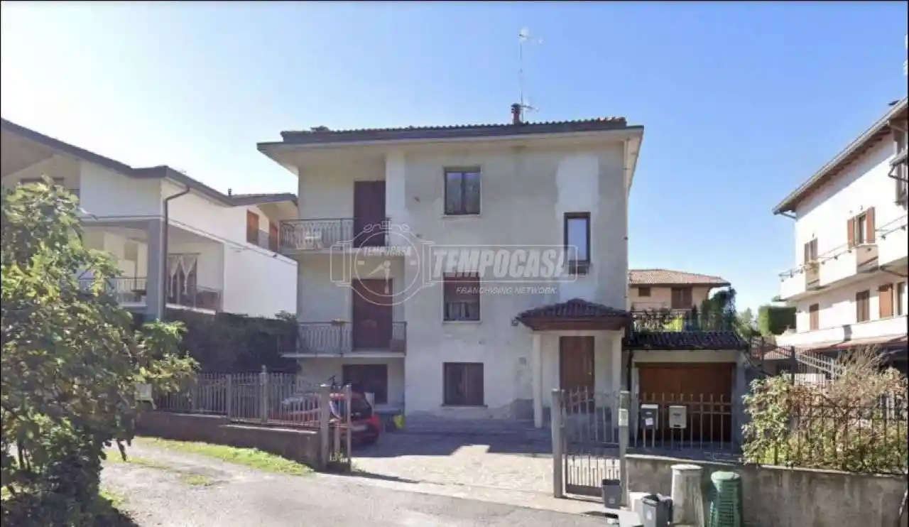 Casa indipendente in vendita a Capiago Intimiano