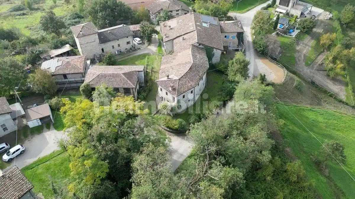 Rustico - Casale in vendita a Viano