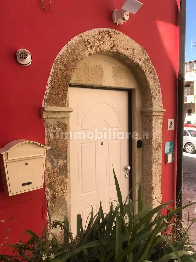 Monolocale piazza Bartolo Villaroja, Centro, Crotone - foto 2