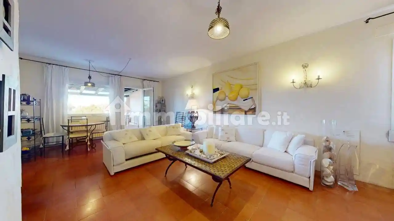 Appartamento in vendita a Arzachena