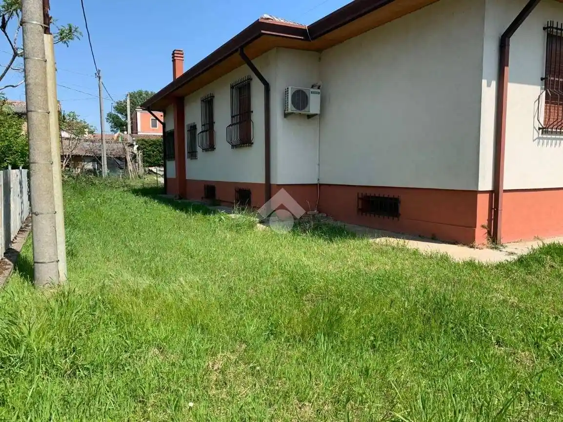 Villa unifamiliare via Umberto Iº 529, Costa di Rovigo - foto 5