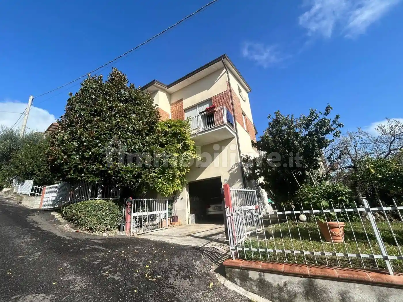 Casa indipendente in vendita a Perugia