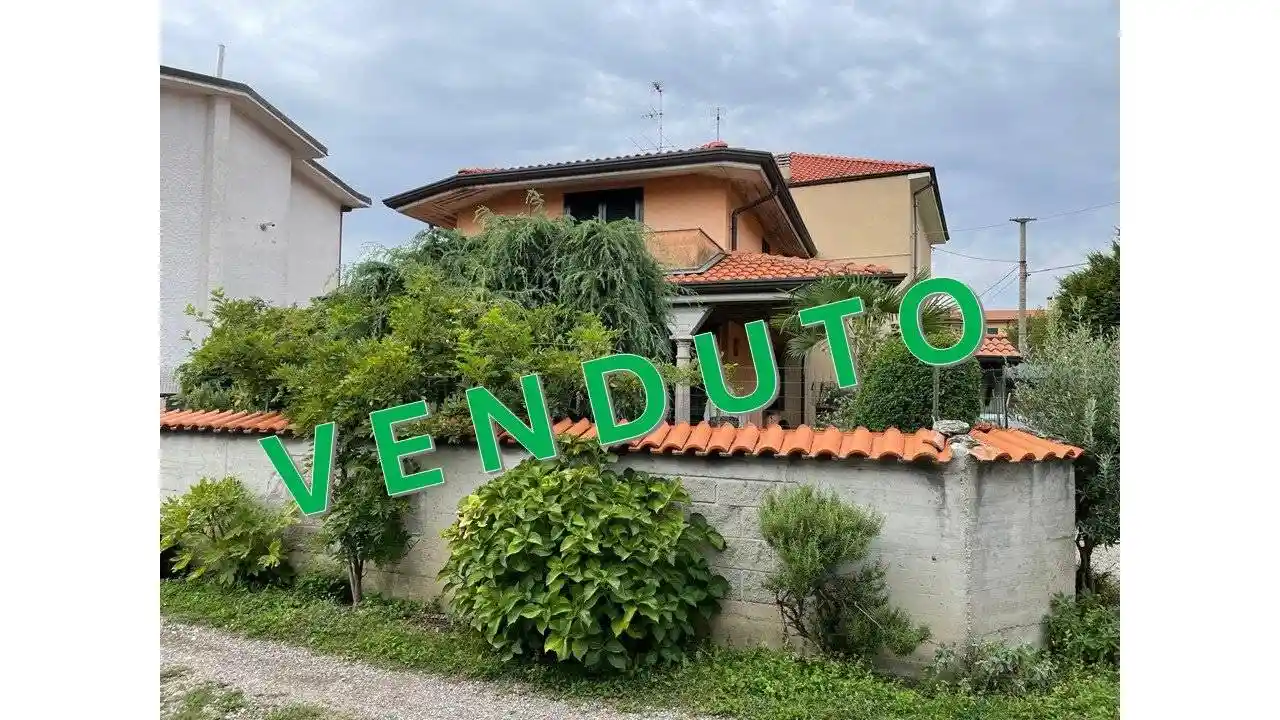 Villa in vendita a Dairago