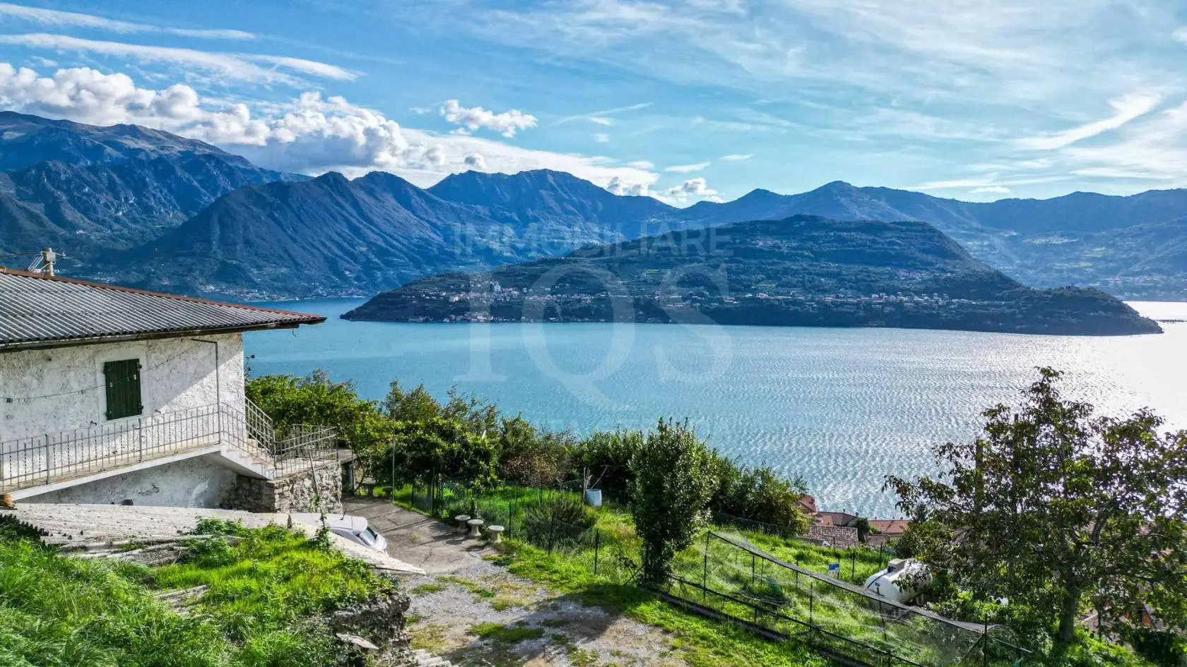 Casa indipendente in vendita a Tavernola Bergamasca