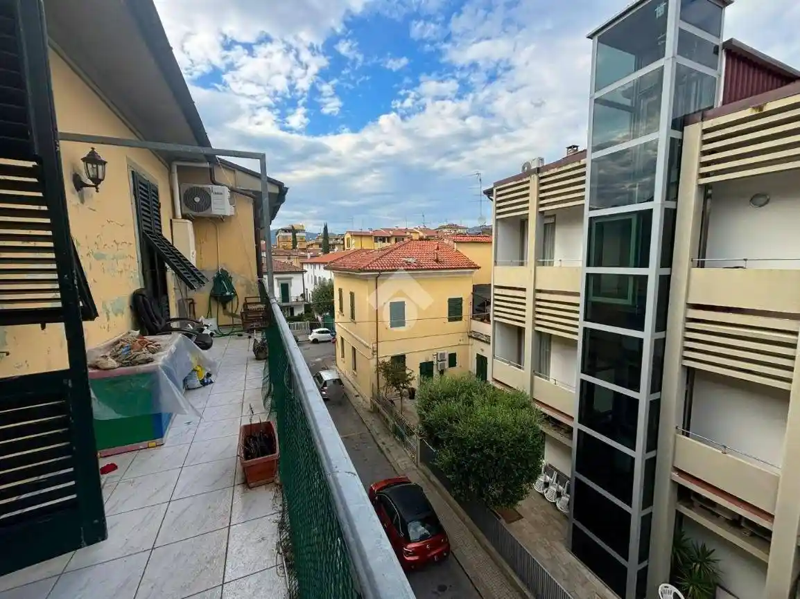 Palazzo - Edificio in vendita a Montecatini-Terme