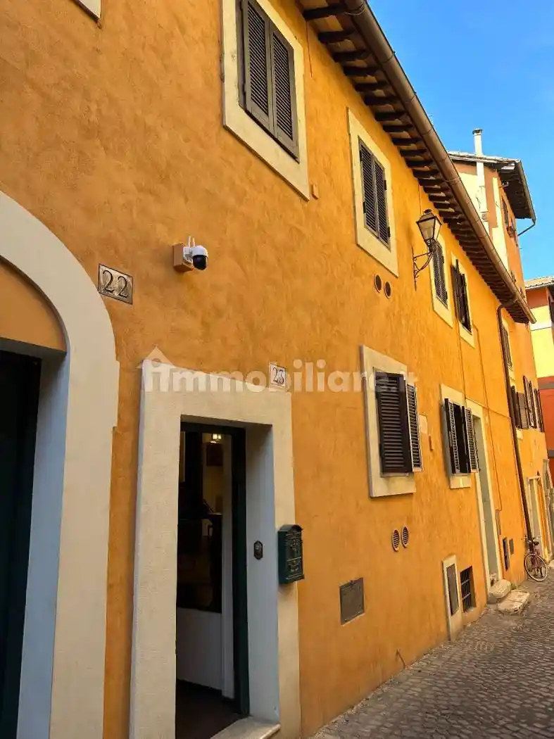 Casa indipendente in affitto a Roma
