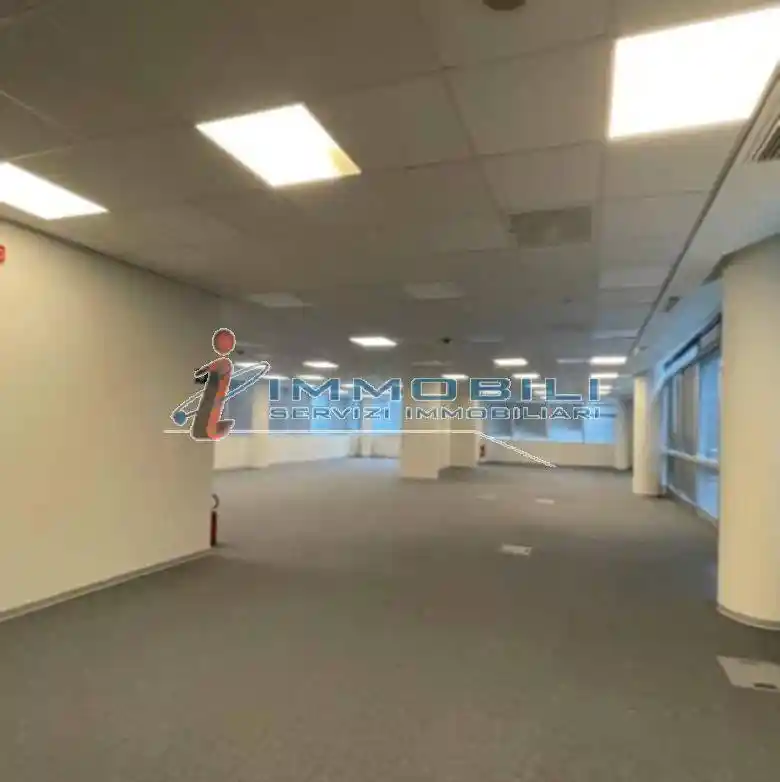 Palazzo - Edificio in affitto a San Donato Milanese