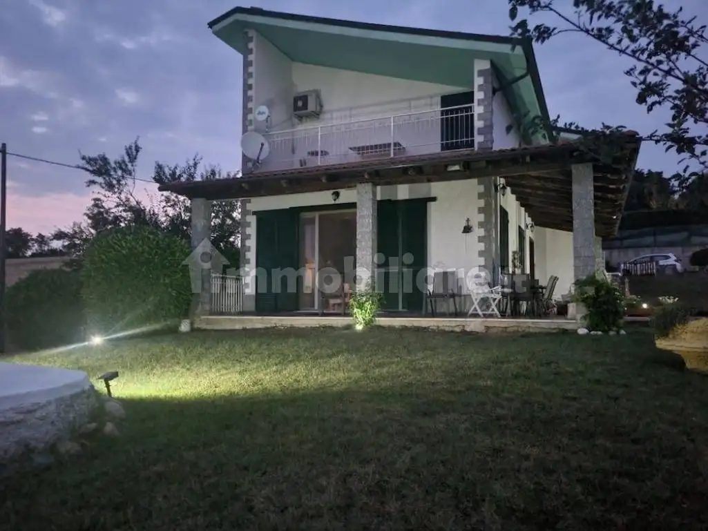 Villa in vendita a Pietra Marazzi