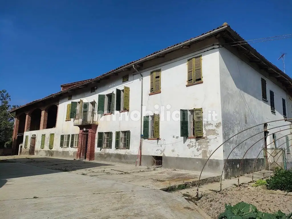 Rustico - Casale in vendita a Asti