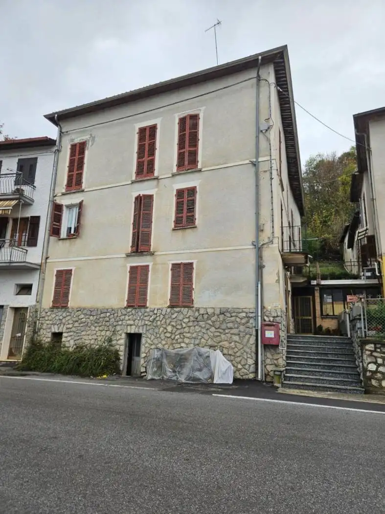 Casa indipendente in vendita a Roburent