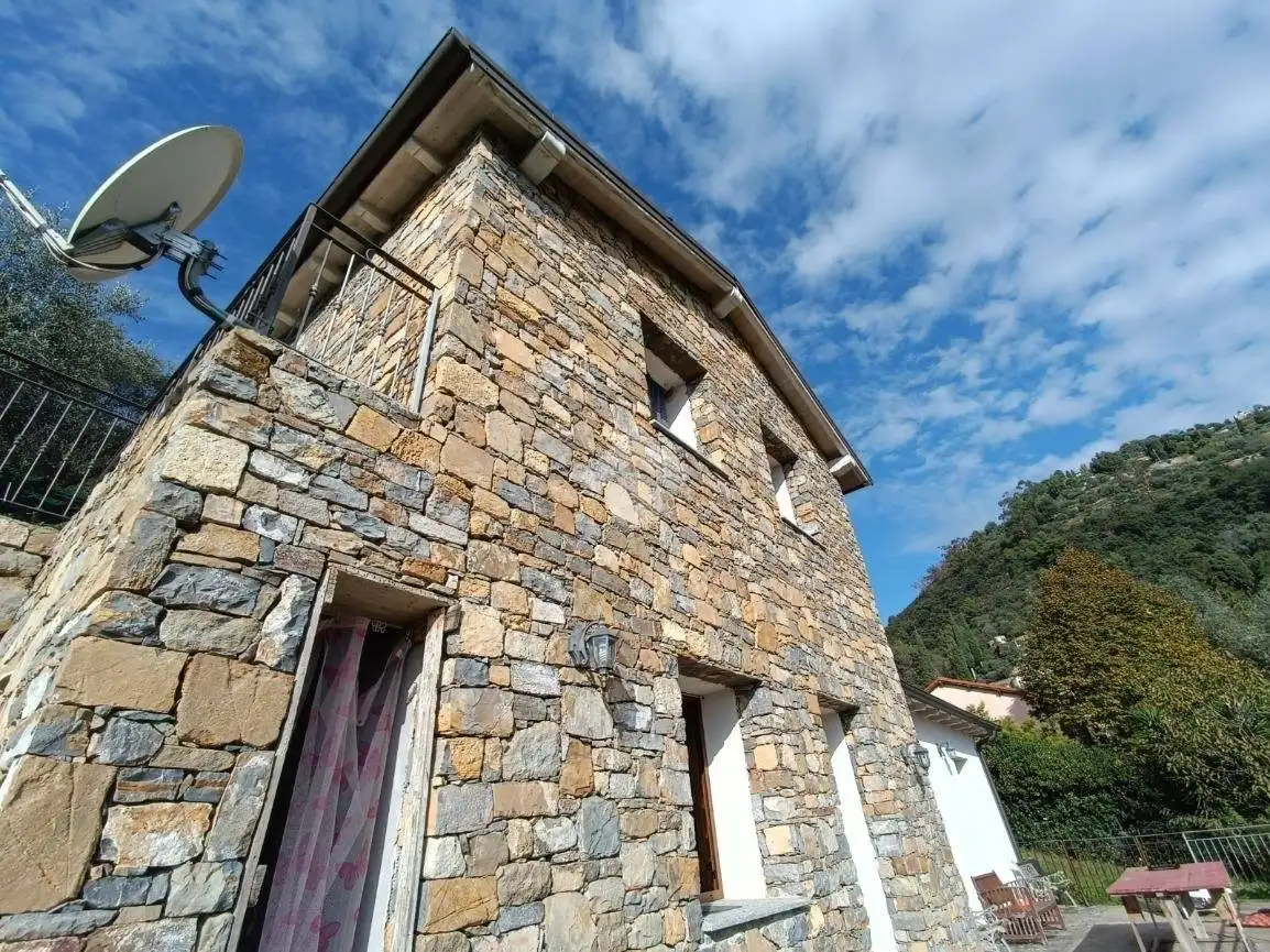 Casa indipendente in vendita a Sanremo